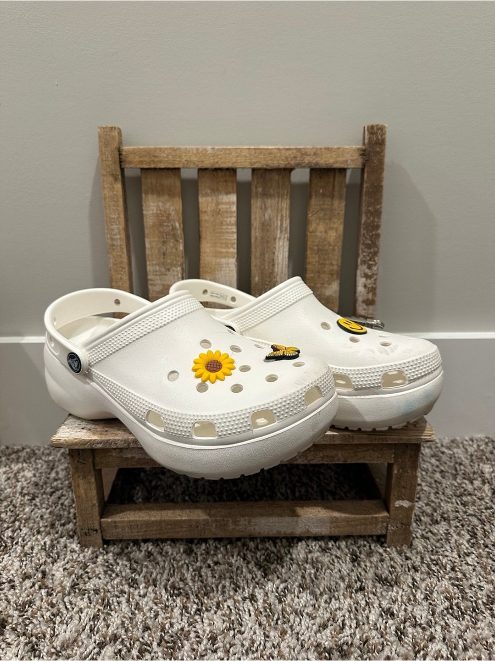Crocs Classic White Platform Clog W/ Charms Women's Size 8